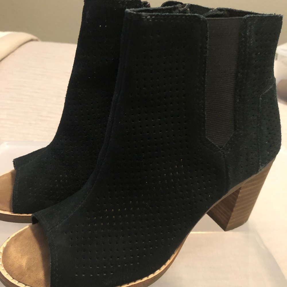 TOMS perforated bootie